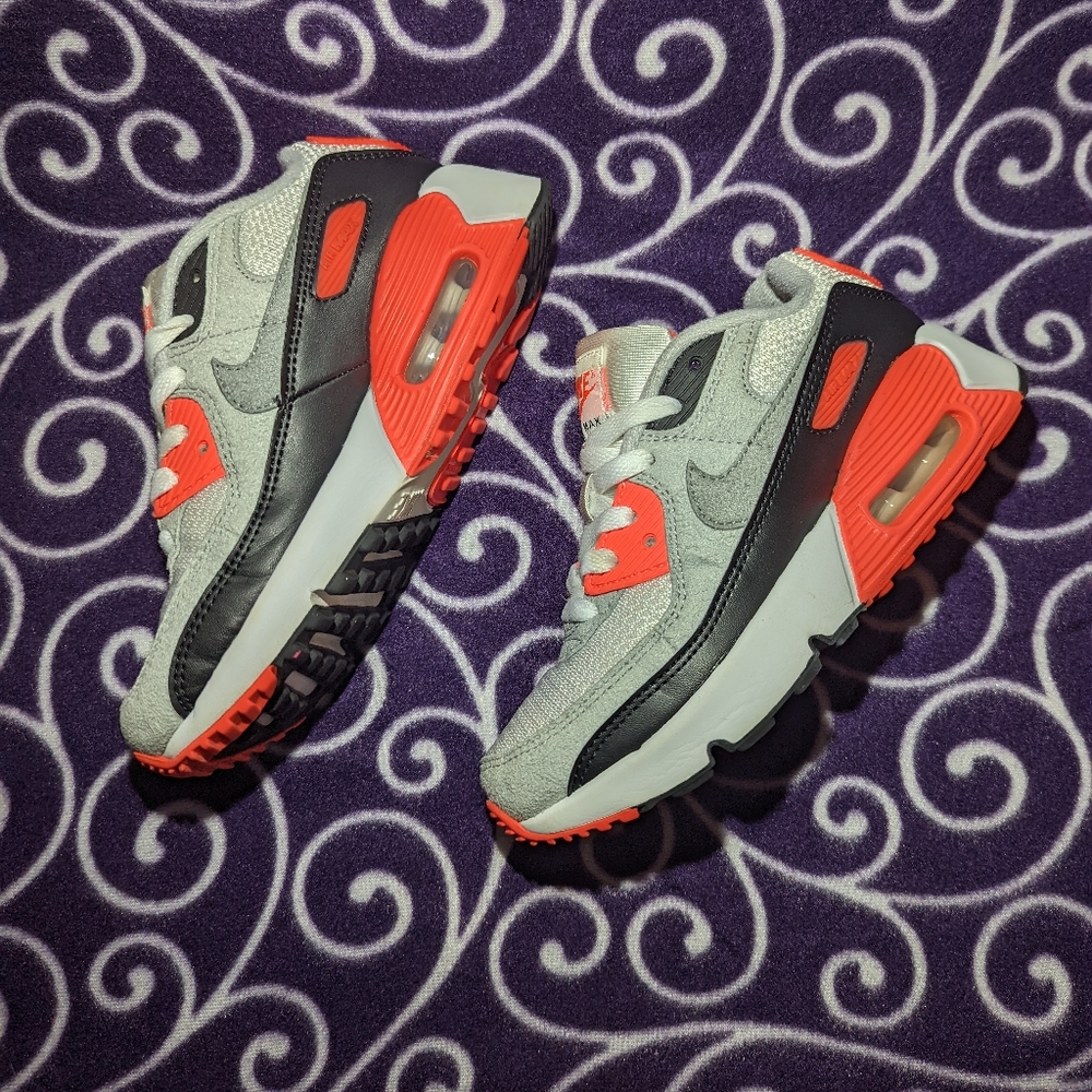 Nike Air Max 90. Infrared. Size 1Y